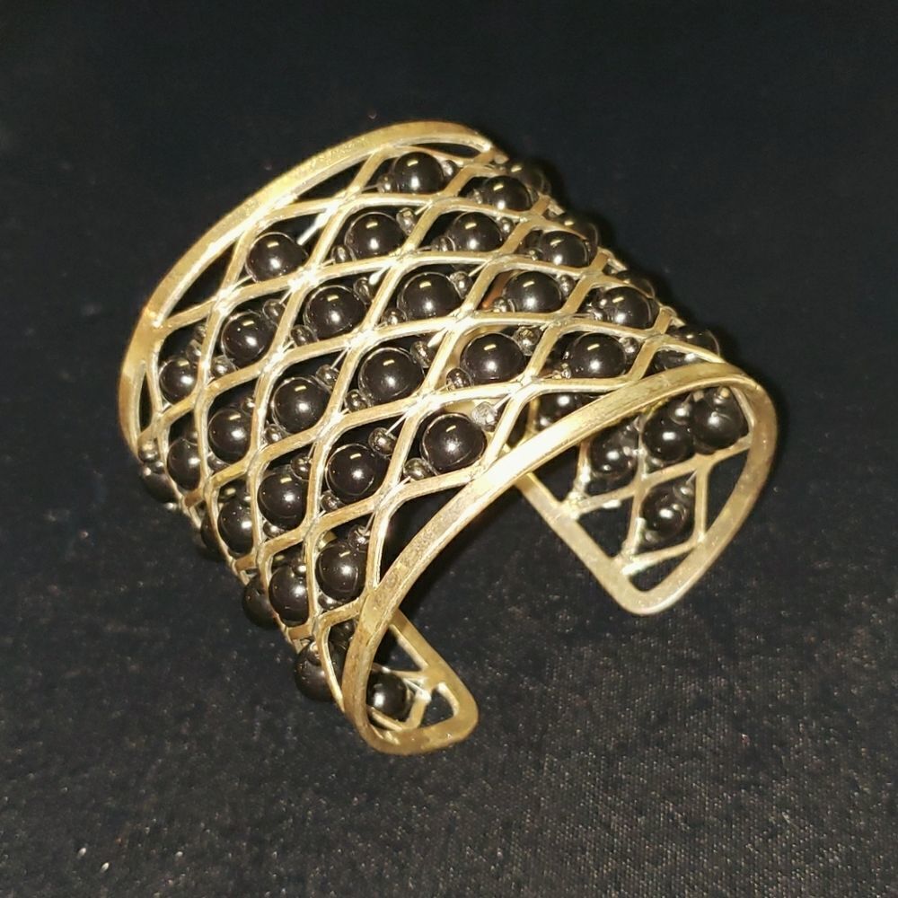 VNTG Goldtone Lattice Black Bead Bracelet